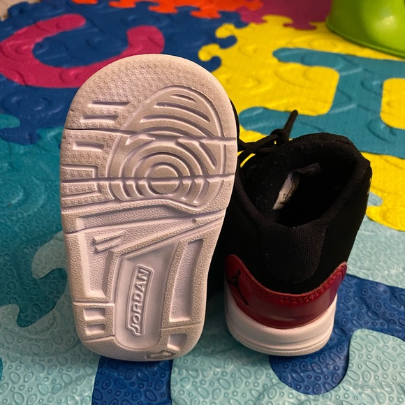 Baby Jordan’s - Picture 3 of 4